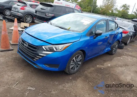 2024 Nissan Versa 1.6 S z USA, uszkodzony, nr VIN 3N1CN8DV9RL863515